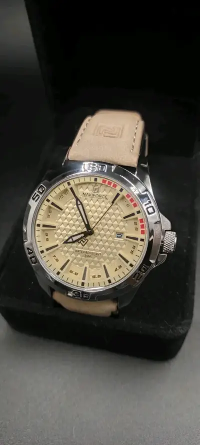 Reloj Naviforce beige elegante - miniatura 3