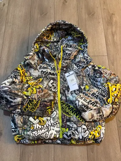 Chaqueta estampada con capucha - miniatura 1