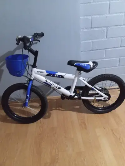Bicicleta infantil blanca y azul - miniatura 1