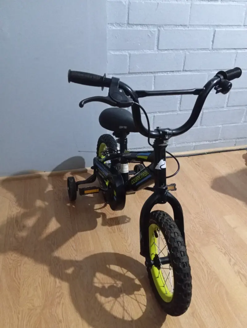 Bicicleta infantil negra y verde - 3