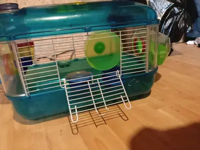 Jaula para hamster con accesorios - miniatura 1