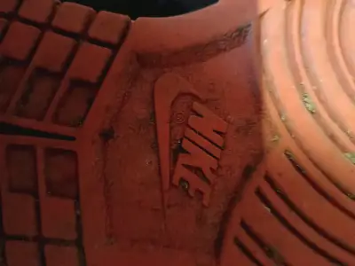 Zapatilla alta naranja usada - miniatura 5