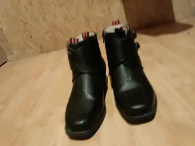 Botines negros de cuero - miniatura 2