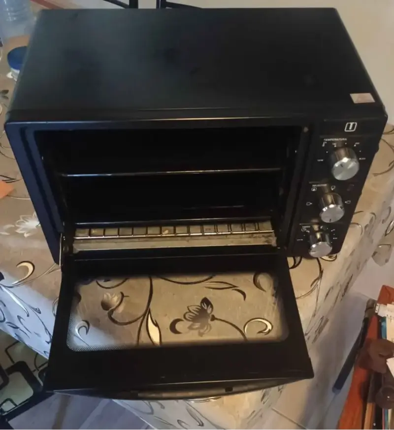 Horno eléctrico negro compacto - 1