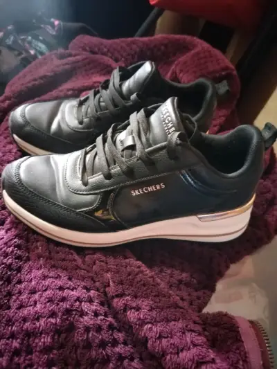Zapatillas negras Skechers - miniatura 1