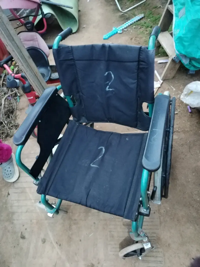 Silla de ruedas manual usada - 2