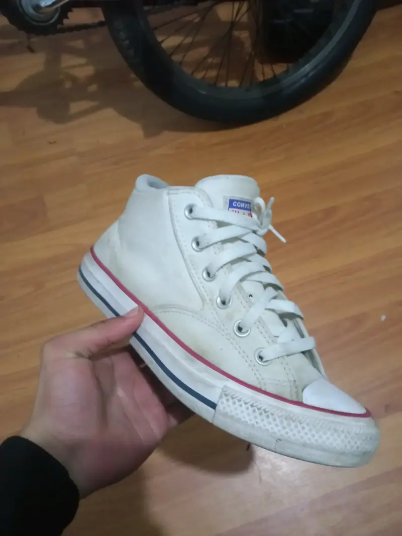 Zapatillas Converse blancas - 1