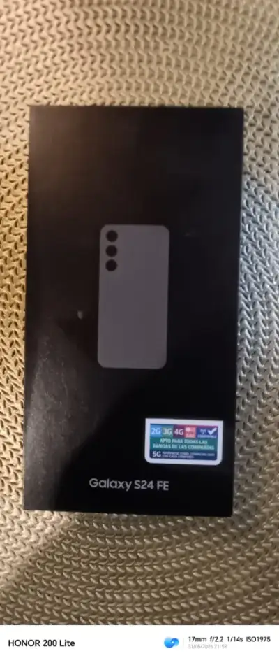 Samsung Galaxy S24 FE nuevo - miniatura 1