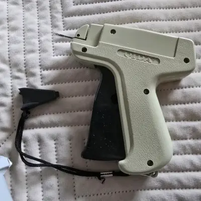 Pistola etiquetadora o flechadora - miniatura 1
