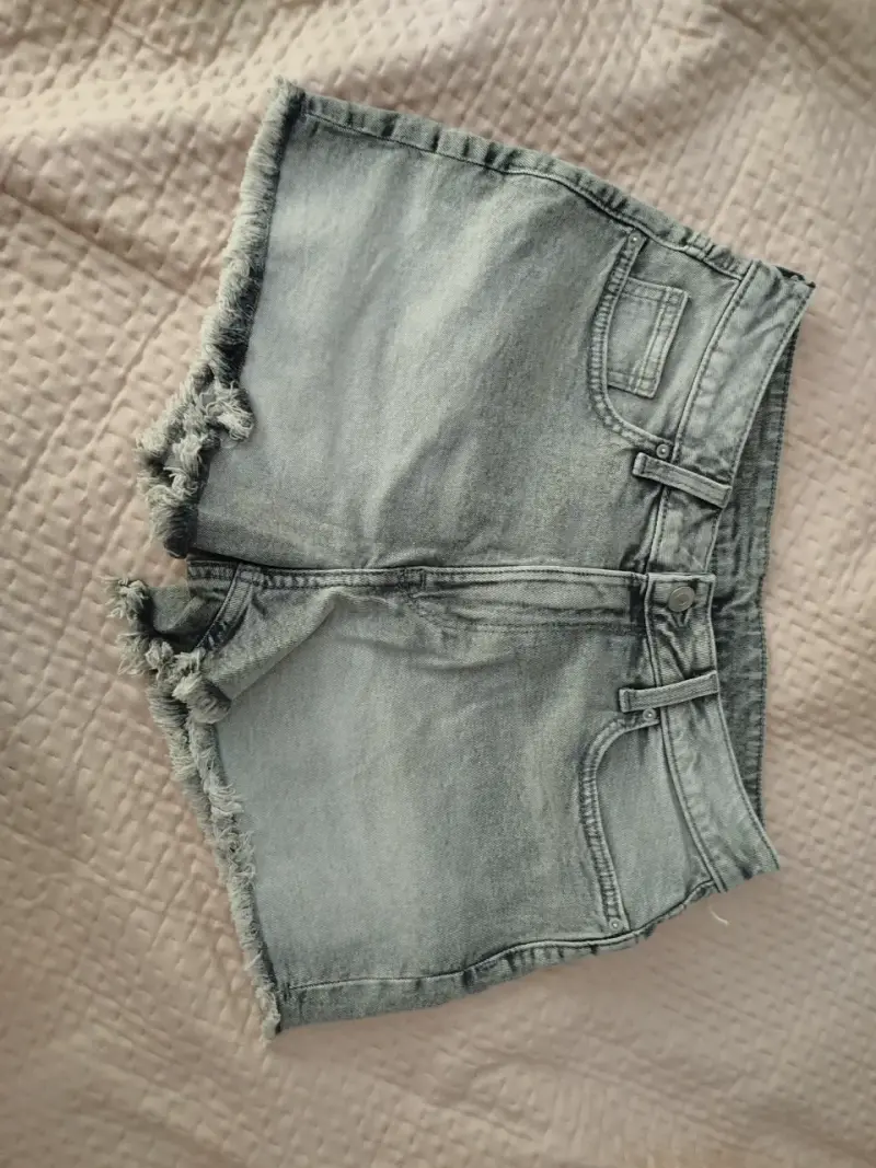 Shorts de mezclilla gris - 1