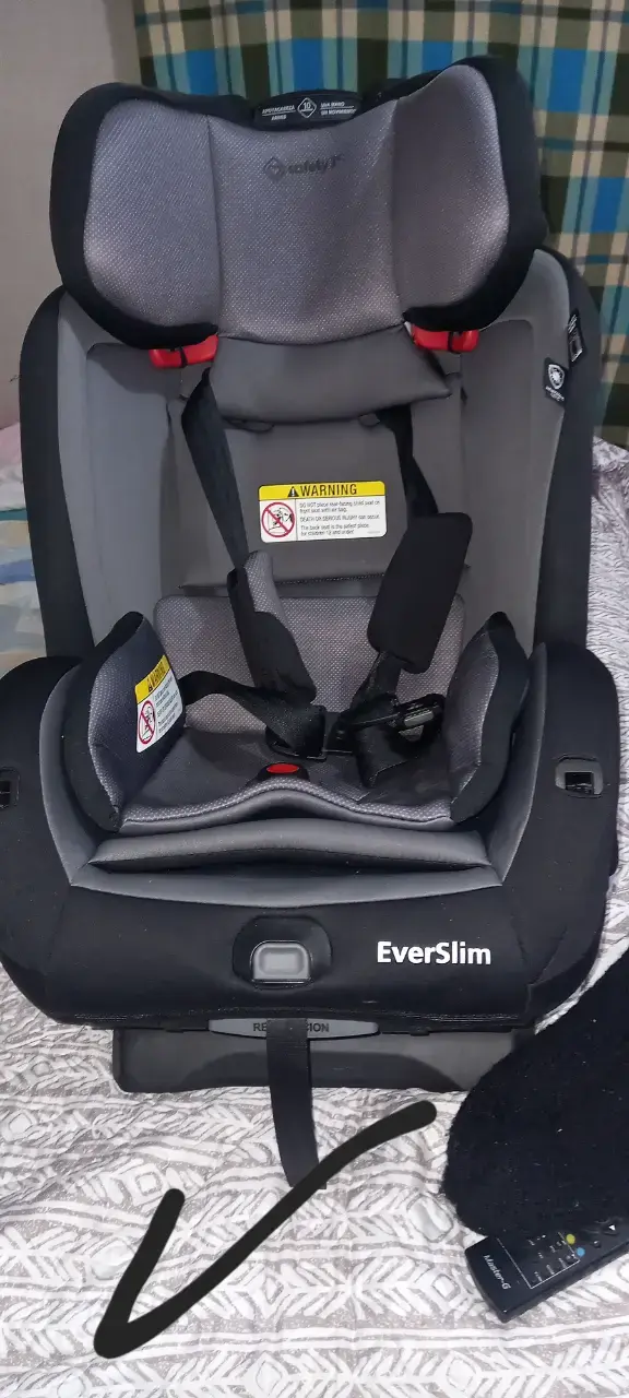 Silla de auto infantil negra - 2