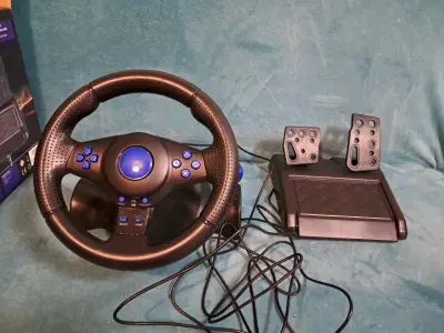 Volante y pedales para PC - miniatura 3