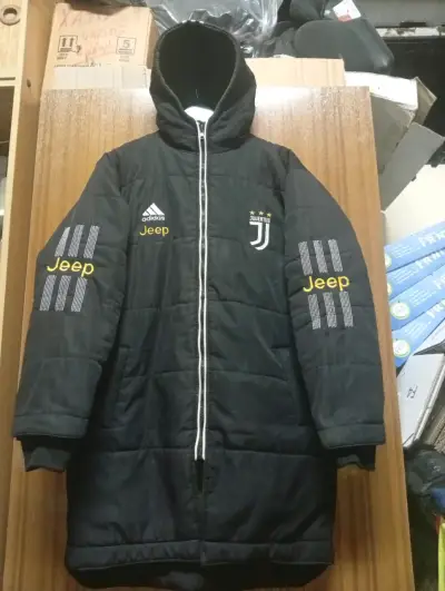 Parka negra Juventus con capucha - miniatura 1