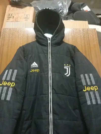 Parka negra Juventus con capucha - miniatura 2