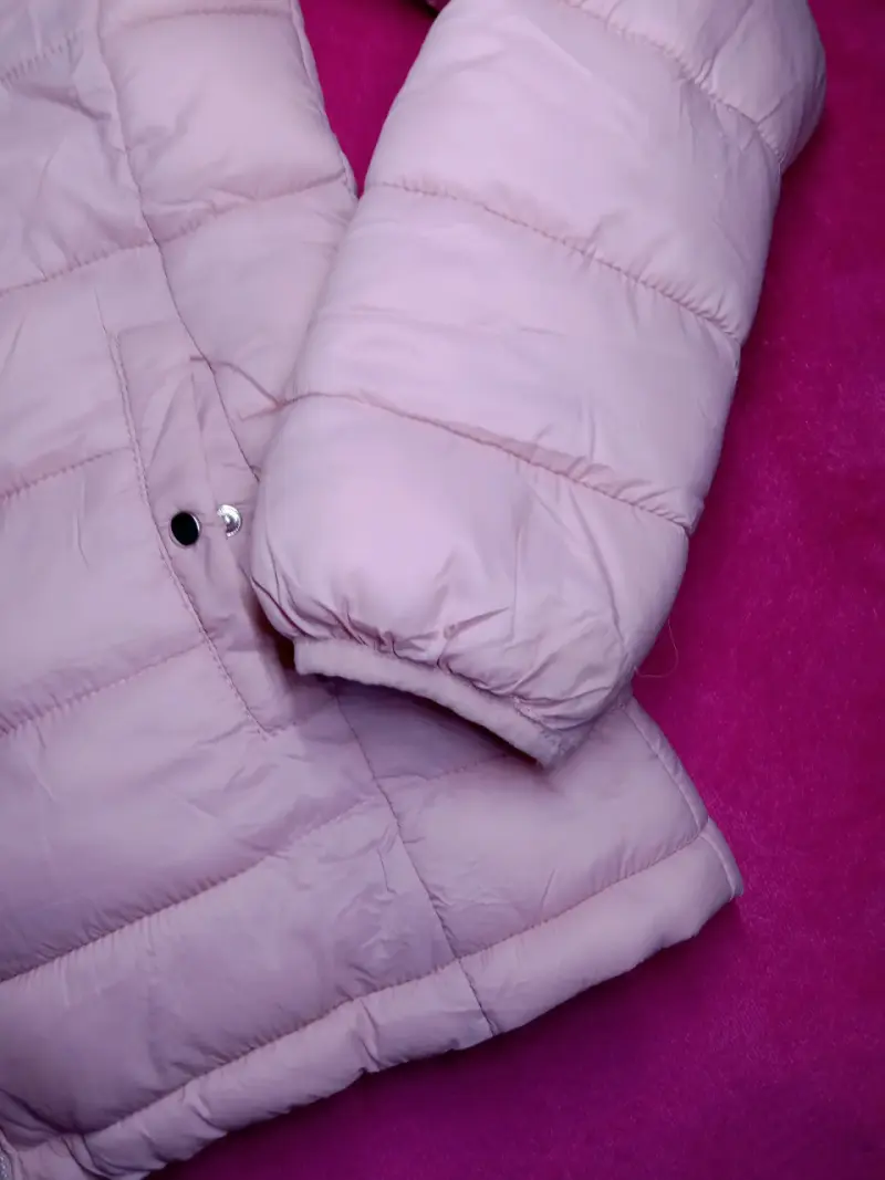 Chaqueta rosada con capucha - 2