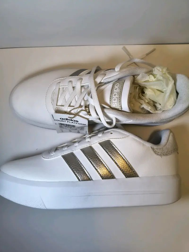 Zapatillas blancas Adidas nuevas - 3