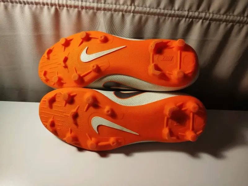 Zapatillas fútbol blancas Nike - 4