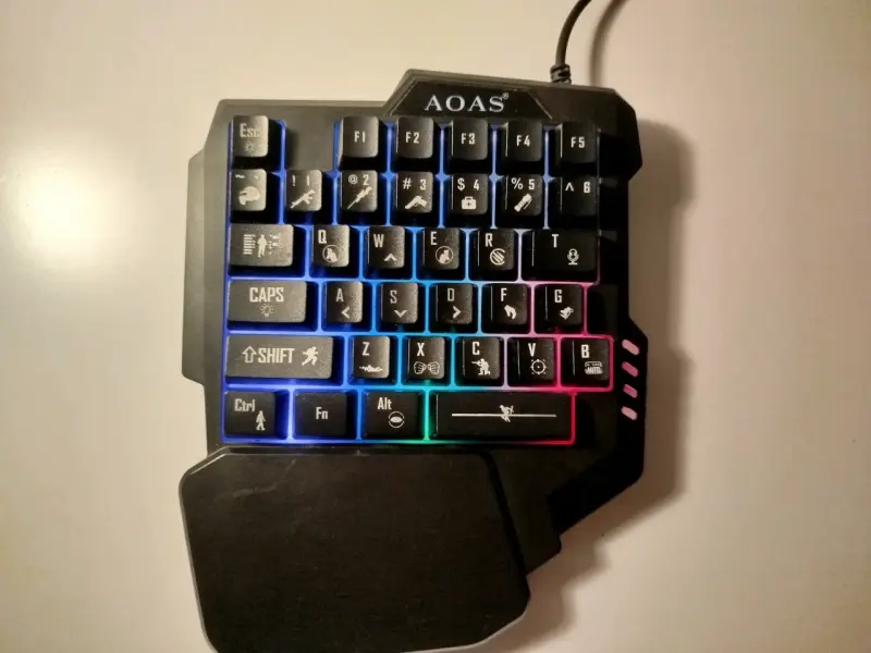 Mouse gaming con cable negro - 2