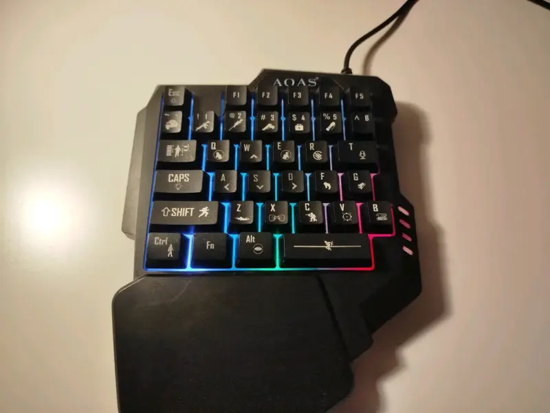 Mouse gaming con cable negro - 3