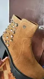 Botines marrones con tachuelas - 4