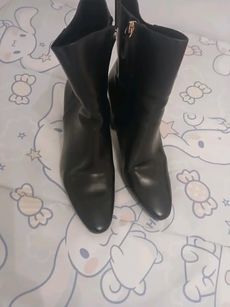 Botas negras de cuero - 1