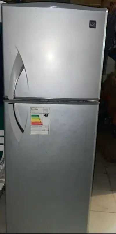 Refrigerador Dos Puertas Plateado - miniatura 1