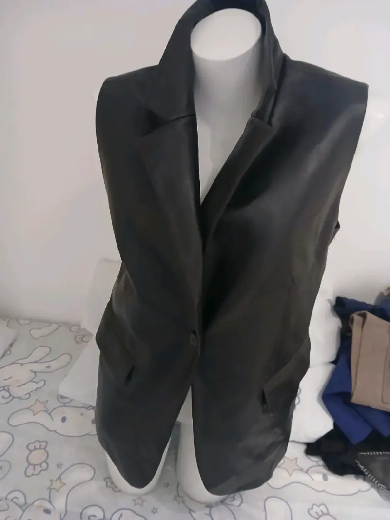 Chaleco negro elegante - 1