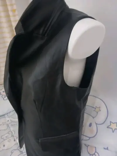 Chaleco negro elegante - miniatura 3