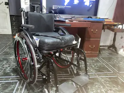 Silla de ruedas activa deportiva plegable - miniatura 2