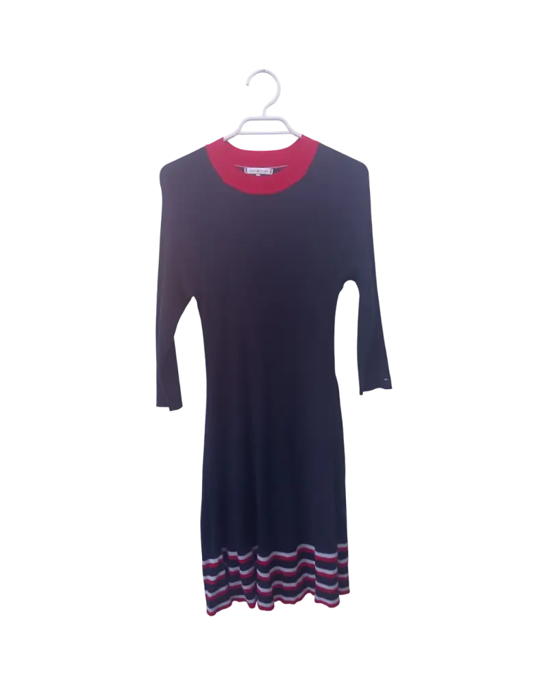 Vestido negro con detalles rojos - 2