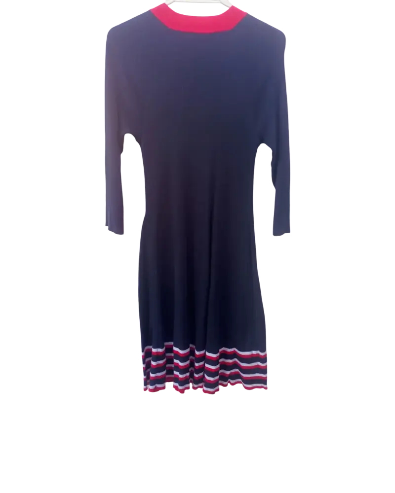 Vestido negro con detalles rojos - 3