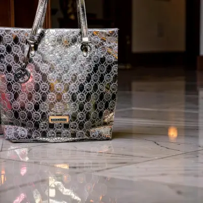 Bolso Paris Hilton metálico - miniatura 4
