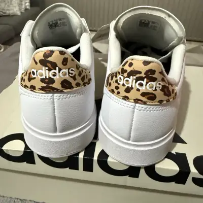 Zapatillas Adidas - miniatura 3