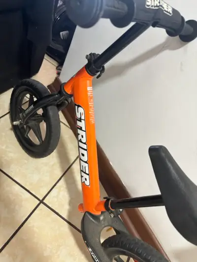 Bicicleta de aprendizaje Strider naranja - miniatura 2