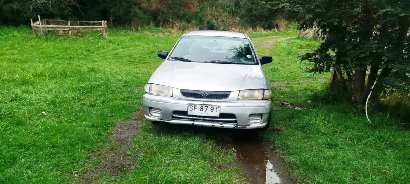 Auto sedan usado - 2