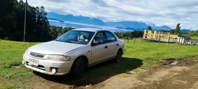 Auto sedan usado - miniatura 3