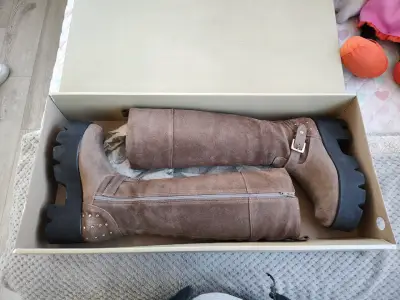 Botas Hush Puppies largas de cuero marrón - miniatura 1