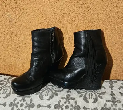 Botines de cuero negro con tacón - miniatura 2
