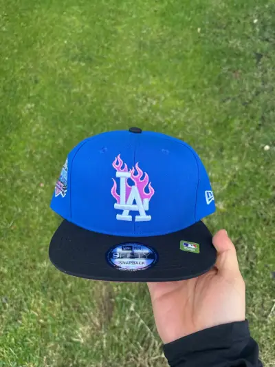 Gorra azul LA con llamas - miniatura 1