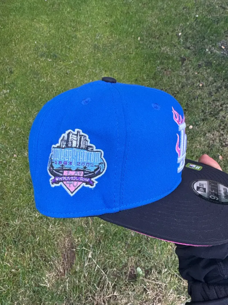 Gorra azul LA con llamas - 3