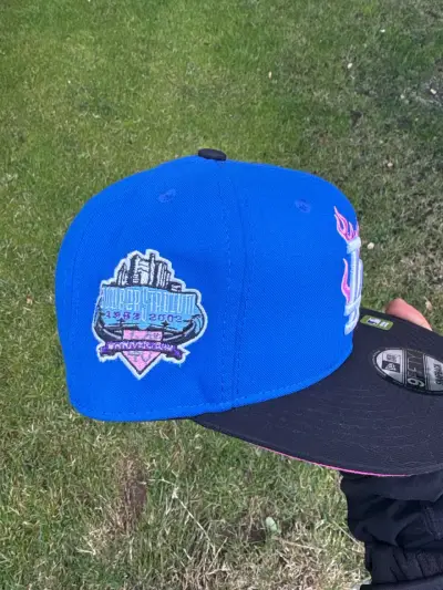 Gorra azul LA con llamas - miniatura 3