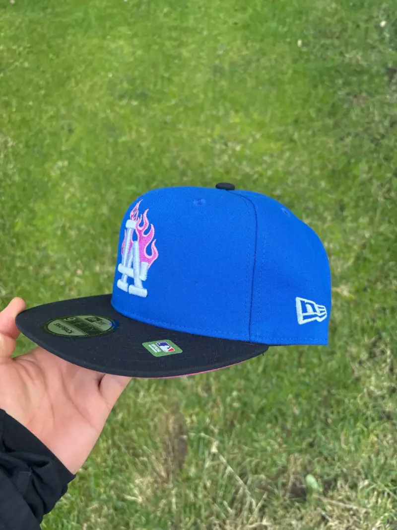 Gorra azul LA con llamas - 4