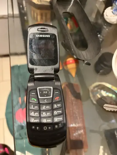 Celular Samsung plegable negro - miniatura 4