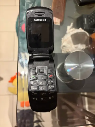 Celular Samsung plegable negro - miniatura 6