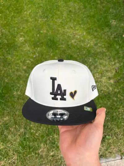 Gorra New Era blanca y negra - miniatura 1