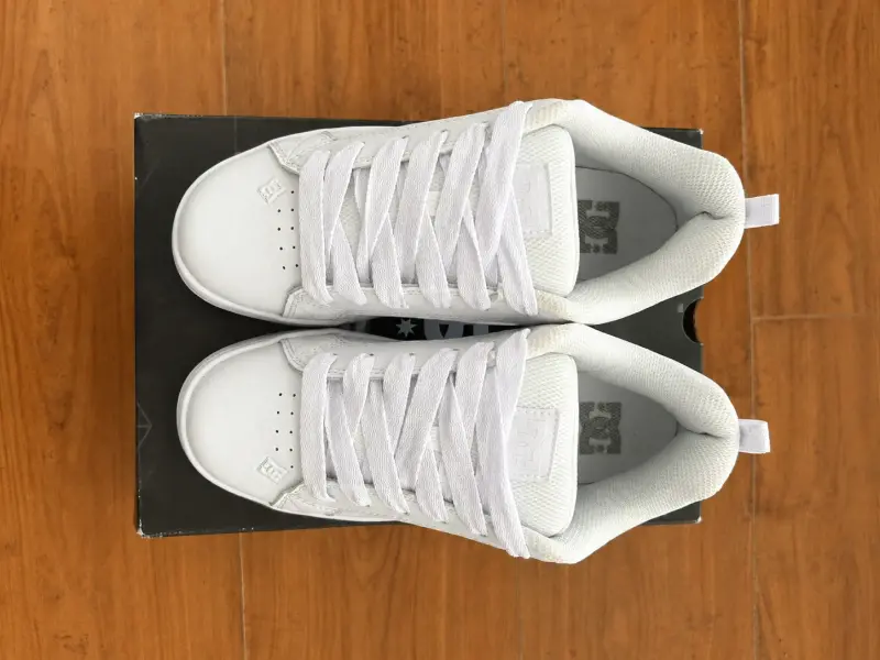 Zapatillas blancas DC nuevas - 4