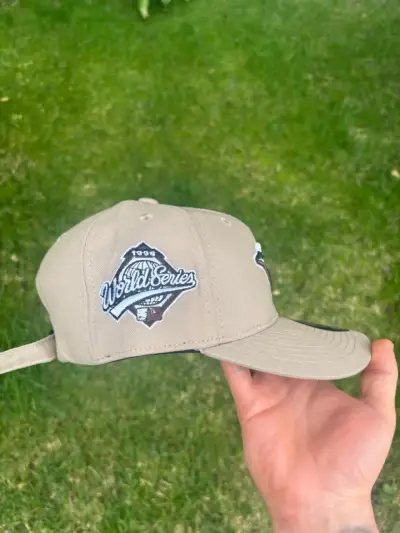 Gorra beige snapback - miniatura 2