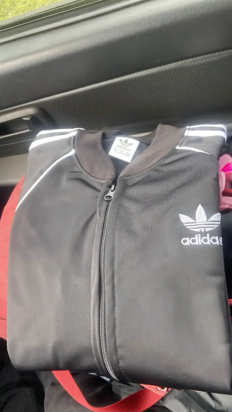 Chaqueta deportiva negra Adidas