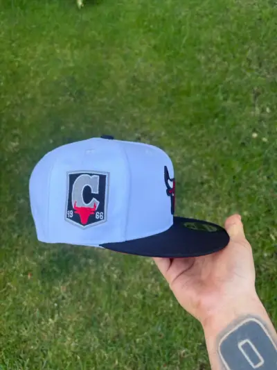 Gorra snapback con logo Chicago - miniatura 3