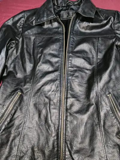 Chaqueta de cuero negra - miniatura 1